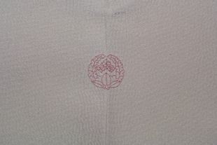 上り藤に三盛花菱
